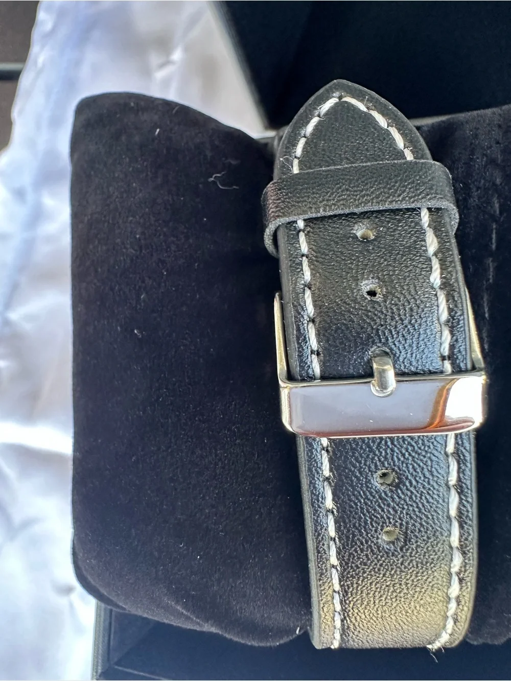 Vince Camuto Men's Blue Dial Watch with Black Leather Strap and Silver Case